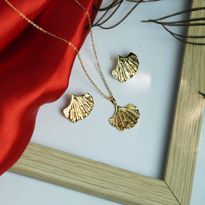 Queen Leaf Necklace Set