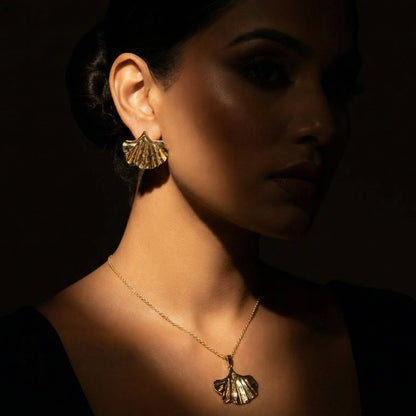 Queen Leaf Necklace Set