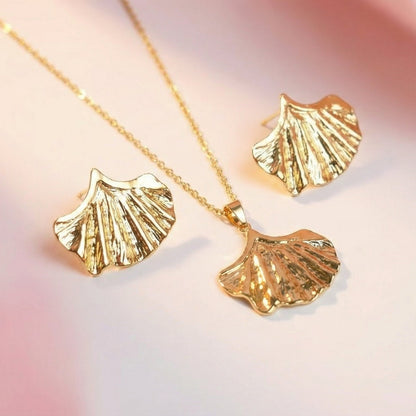 Queen Leaf Necklace Set